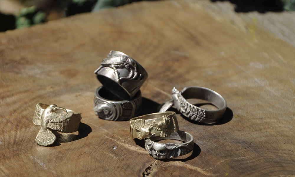 silver and gold rings